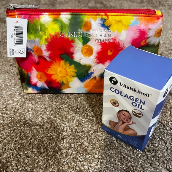 CLINIQUE X JONATHAN COHEN Colorful Make Up Bag Set NWT - Picture 3 of 4